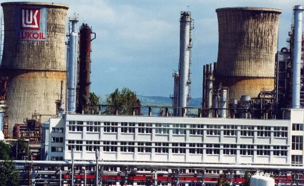 Șeful Lukoil Rusia cere o întâlnire cu Klaus Iohannis: Filiala din România, "la limita închiderii"