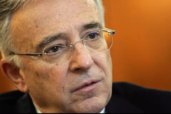 Mugur Isărescu trage un semnal de alarmă asupra numirii noului Guvern