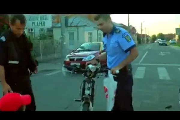 ŞOCANT Cine sunt poliţiştii violatori: unul dintre ei este cel care a LOVIT un biciclist şi a fugit