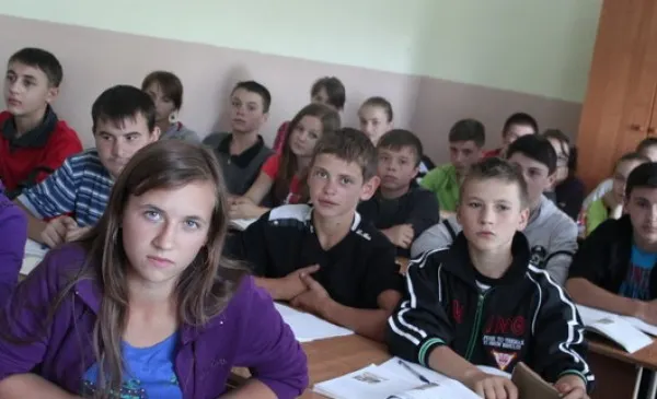 Elevii din Transnistria vor învăţa, de la 1 septembrie, de pe manuale tipărite în Rusia