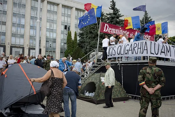 Un nou protest masiv la Chișinău. Manifestanții îndeamnă populația la nesupunere și grevă generală