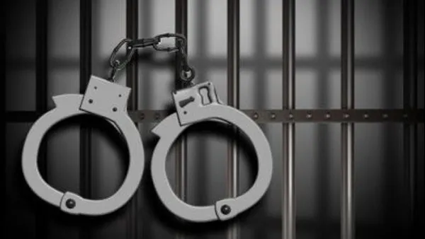 A furat aur iar apoi a mers în târg să îl vândă. Poliţia l-a urmărit. Continuarea este ireală