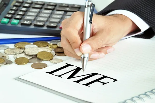 FMI, noi recomandări pentru România: Impozit până la 25% pe salarii și pensii mărite în tranșe