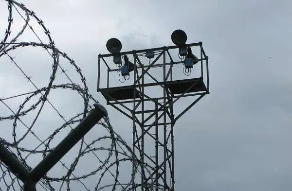 Protestele continuă la unele penitenciare din ţară. Câteva sute de deţinuţi, în greva foamei. UPDATE