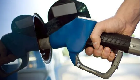 De ce s-au scumpit deja carburanții, înainte de supra-acciza Guvernului PSD