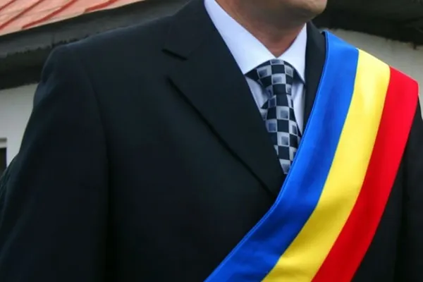 Lovitură pentru "alianța" PSD-PNL. Pensiile speciale ale primarilor au căzut la CCR