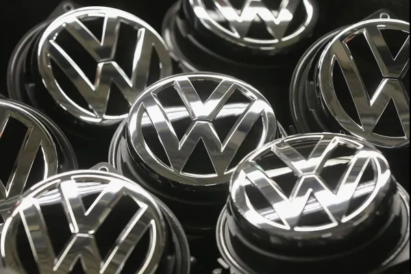 Volkswagen, un nou scandal. Grupul, acuzat că a permis torturarea angajaților săi din Brazilia