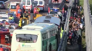 Accidente crunte pe o autostradă din Italia. Patru autocare cu elevi, implicate