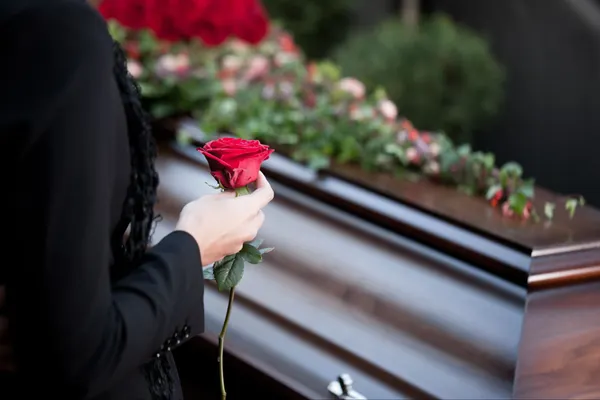 Zi tristă! Vedeta ”epocii de aur” a Hollywood-ului a murit. O lume întreagă o plânge