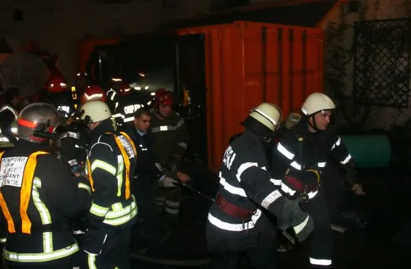 Decizia Guvernului: 3 zile de doliu național după tragedia din clubul Colectiv