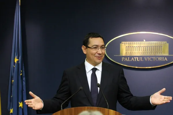 Guvernul Ponta sparge puşculiţa în prag de an electoral şi împarte cadouri în teritoriu