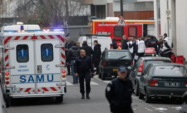 Unul dintre teroriştii din Paris s-ar putea afla în Germania
