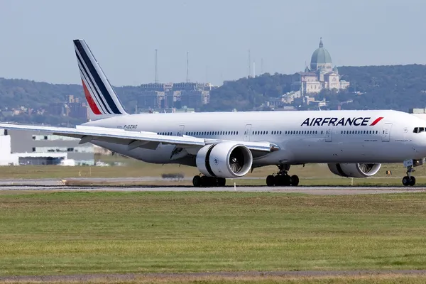 Două avioane Air France, deviate în SUA şi Canada. Autorităţi: nu este o "ameninţare credibilă"