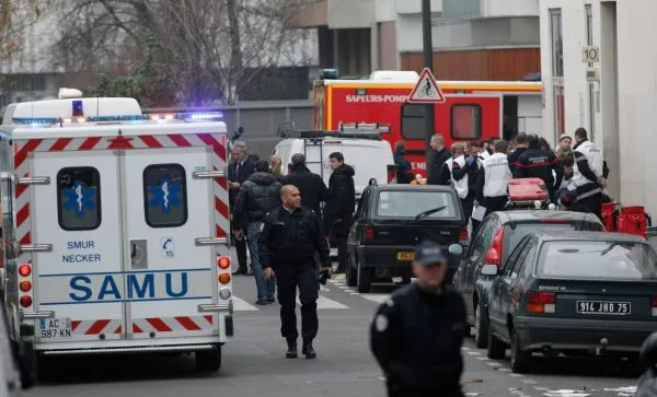 Ce au găsit polițiștii în telefonul mobil al unui terorist de la Paris, lângă locul atentatelor