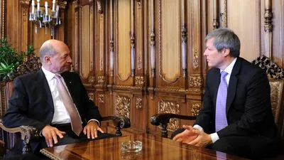 Cioloş, răspuns tranşant la acuzele lui Băsescu că ar continua proiectele guvernului Ponta