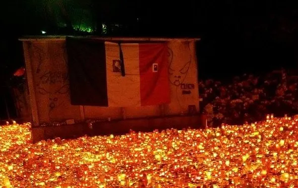 Regimul cluburilor și ajutoarele pentru familii ar putea fi aprobate marţi de Guvern