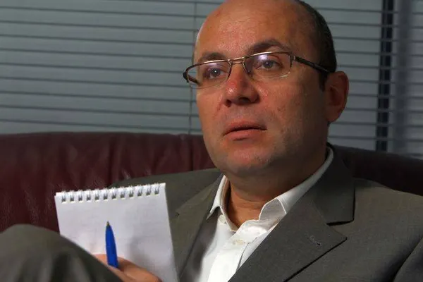 Cozmin Gușă: Pericolul anarhiei e unul evident. Avem nevoie de un prim-ministru de război
