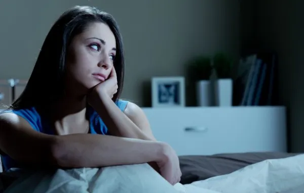 Te întrebi de ce nu dormi noaptea? Iată care sunt alimentele care provoacă insomnii