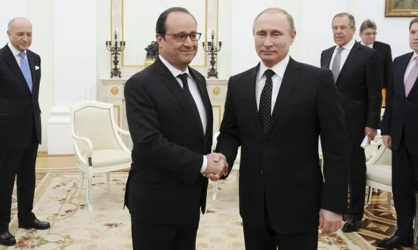 Preşedintele francez Hollande şi Putin discută crearea unei colaliţii împotriva Statul Islamic