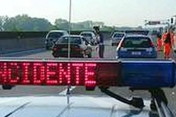 Român de 27 de ani, mort într-un accident rutier în Italia. Logodnica sa însărcinată, grav rănită