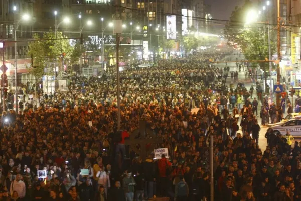 Euronews, despre manifestații: Mii de persoane la protestele pentru reforma clasei politice