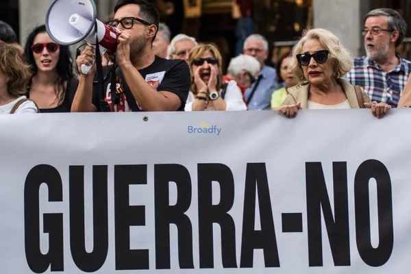 Proteste în Madrid. Câteva mii de persoane au strigat "Nu războiului"