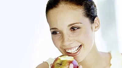 Cum ne afectează tenul alimentele pe care le consumăm