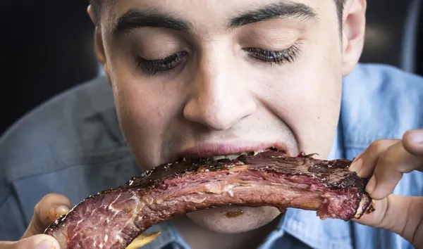 Descoperire neaşteptată: alimentele prea grase pot provoca depresie