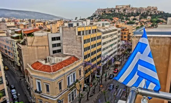 Un politician grec, la spital cu răni grave după ce a fost bătut într-un restaurant