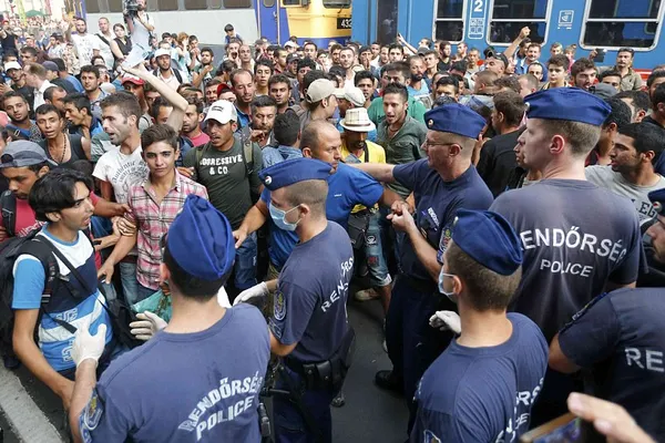 Germania, anunţ neaşteptat despre refugiaţii care prezintă paşapoarte falsificate