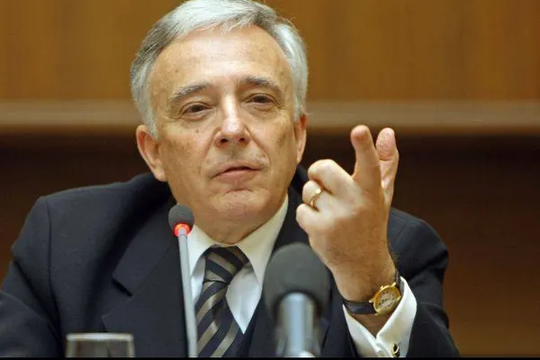 Mugur Isărescu, prima reacție de la izbucnirea protestelor: "Să nu punem economia la încercare!"