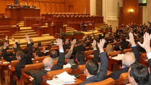 Pensiile speciale pentru aleșii locali au trecut de votul final. Proiectul merge la promulgare