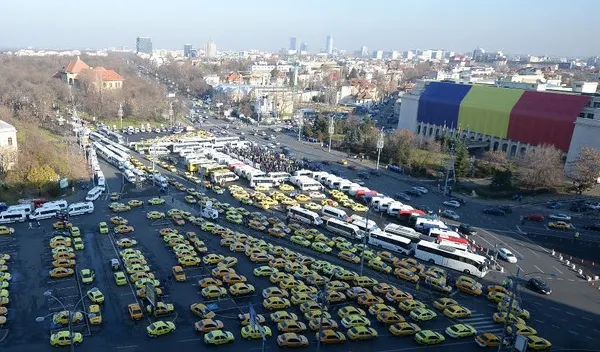 Transportatorii se plâng că tarifele RCA au crescut de patru ori. Sunt anunţate proteste în Capitală