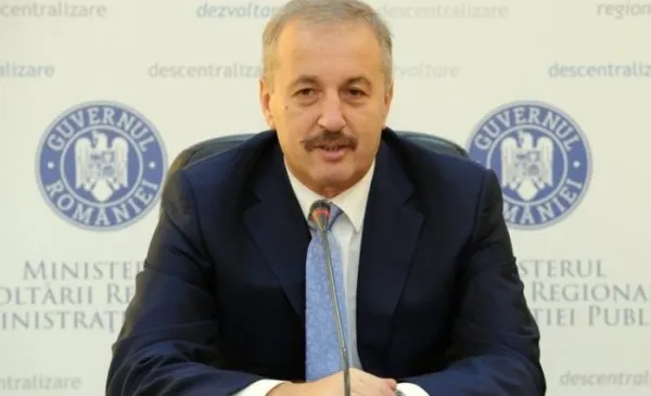 Vasile Dâncu: "Guvernul Cioloş nu are sprijin larg din partea Parlamentului". Ce salvare are România