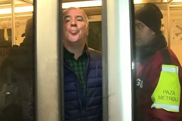 Echipa Realitatea TV, agresată pe peronul stației de metrou Piața Victoriei