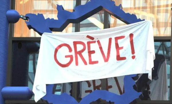 Franţa, paralizată de grevă generală în toate sectoarele publice. Protestele au devenit violente