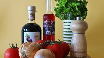 10 idei simple ca să păstrezi alimentele şi să economiseşti bani