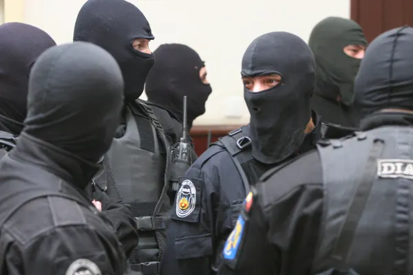 Presupusul asasin plătit din Snagov, săltat de mascați. Acesta ar fi ucis un afacerist în 1998