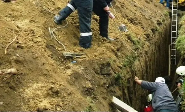 Săpa un şanţ pentru reţeaua de canalizare. Peste ce a dat? Polițiștii i-au întocmit dosar penal