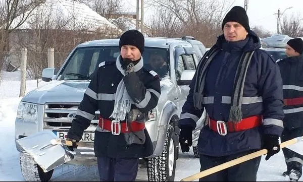 Peste 6.000 de polițiști, pompieri și jandarmi intervin în judeţele afectate de viscol