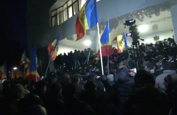 Noi proteste la Chişinău, vineri de la ora 10.00. Manifestanţii de astăzi au luat o pauză