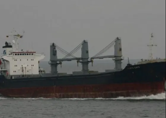Navă cu români la bord, sechestrată într-un port din Italia