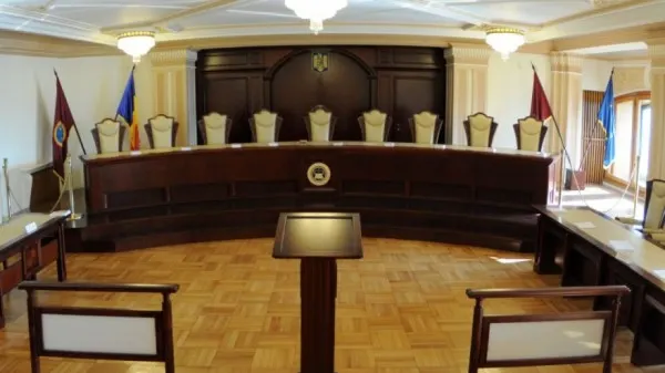 CCR a publicat motivarea în care explică de ce pensiile aleşilor locali sunt neconstituţionale