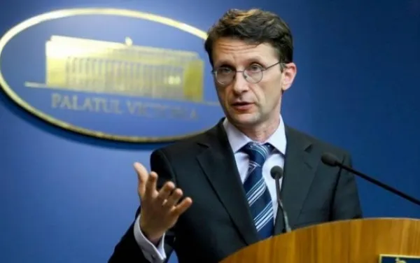 Cum motivează Guvernul demiterea prefecţilor