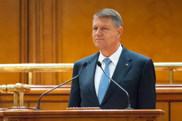 Iohannis, către Parlament: "Ce facem cu marile sisteme publice: educaţie, sănătate, pensii?"