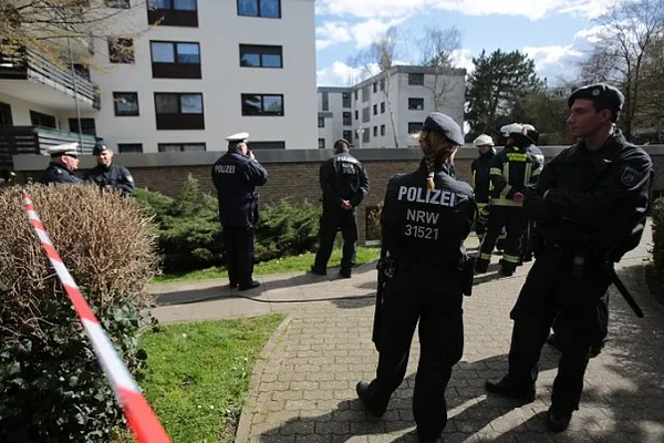Un bărbat şi doi copii, electrocutaţi la piscină, în Germania. Zeci de români au privit îngroziți