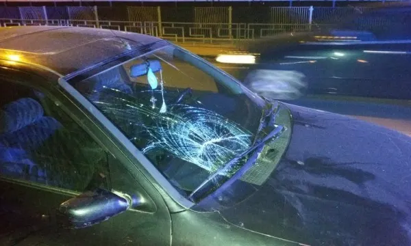 Accident îngrozitor pe trecerea de pietoni. Mama îşi ţinea copilul de mână. A fost târât 30 de metri