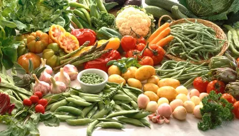 Dieta care previne apariția cancerului! Ce alimente nu trebuie să îți lipsească din bucătărie