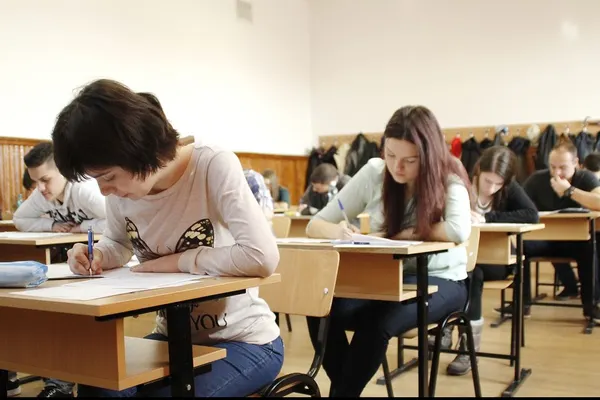 OMS: Sănătatea și bunăstarea tinerilor de vârstă școlară, afectate de inegalități sociale și de gen