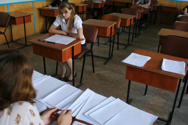 Subiecte matematică. Ce subiecte au primit elevii la simularea la Matematică a Bacalaureatului 2016